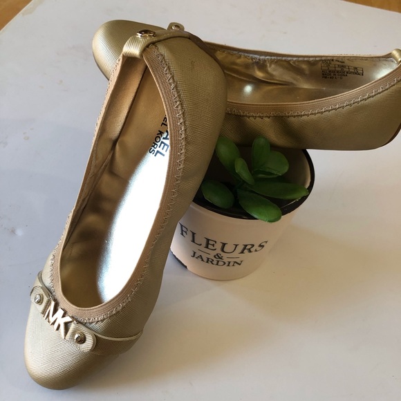 Michael Kors “Rover Heidi” Gold Ballet Flats Size 2 Gently Worn - Picture 3 of 10